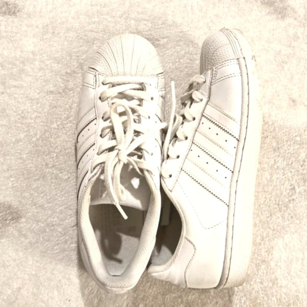 Adidas Clamshell Toe White Leather Sneakers shoes EUC MEN'S 6.5 fits 8.5 Women